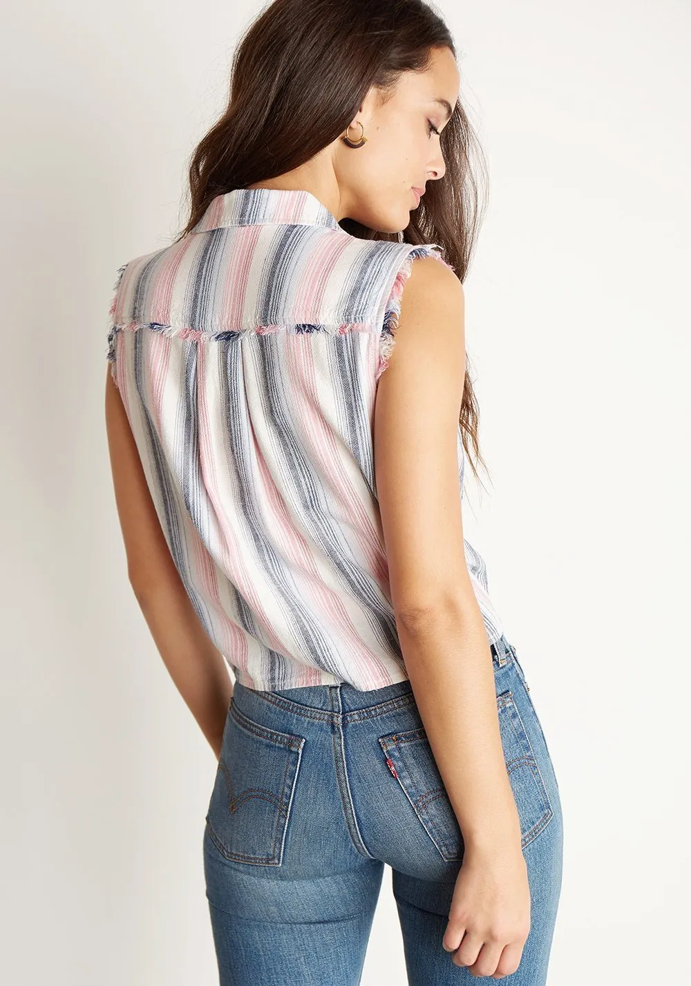 BELLA DAHL - Seeveless Frayed Tie Up Button Down in Sunset Stripe