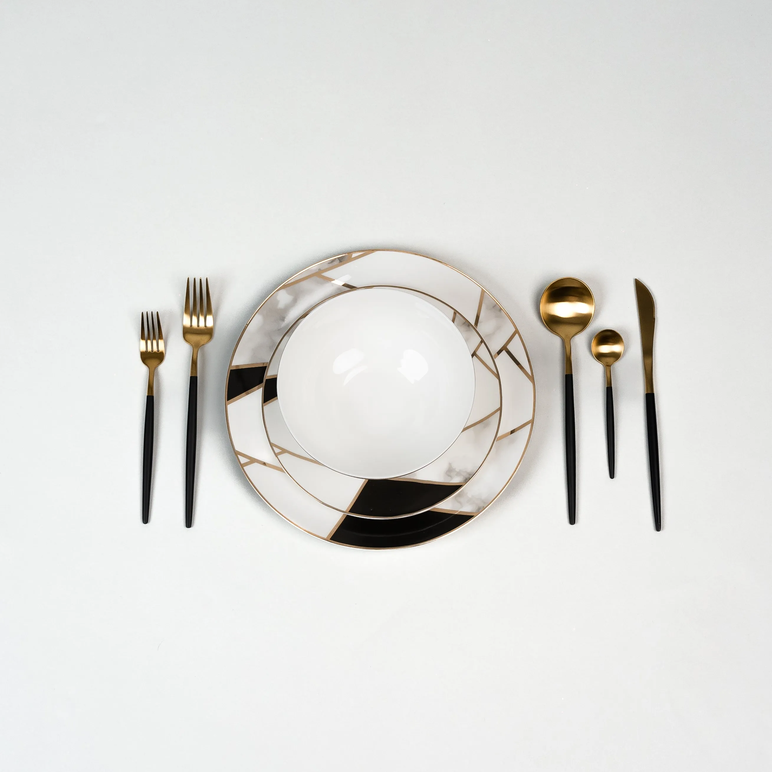 Ozarke's Transform Gold Marble Plate Set